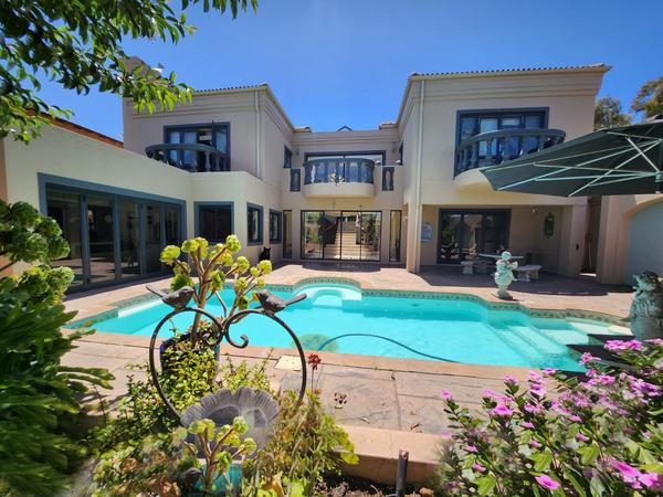 A 5 bedroom home with private offices and loads more in Sonstraal Heights Durbanville