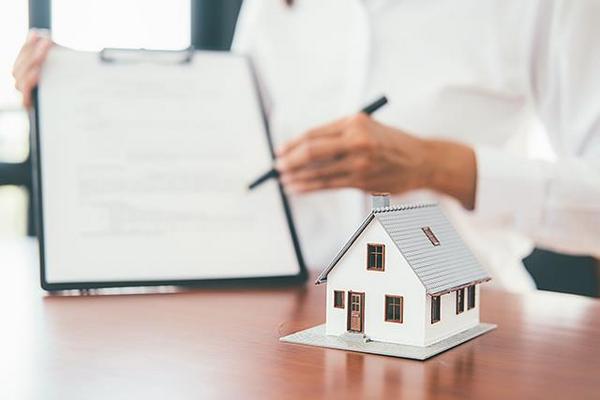 In many cases sellers can improve the listing of their property by paying attention to cost effective changes that will certainly improve the house prior to listing and also bolster the value.