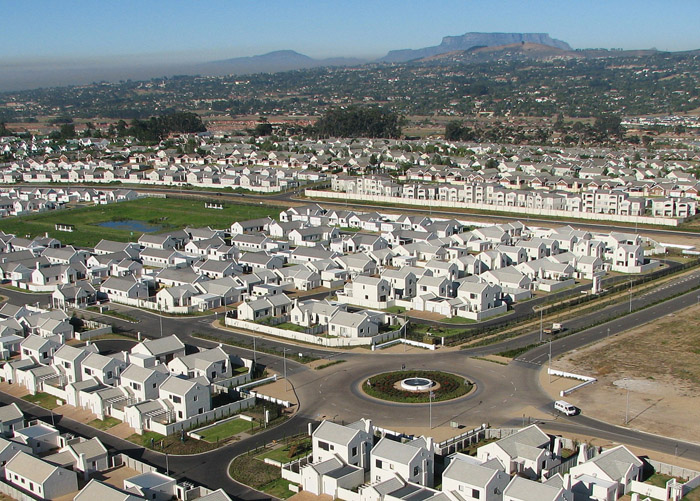 It has been quite enlightening to witness the rapid and organised development of Pinehurst Durbanville since early 2012 and onwards as well as the steady rate of property values. 