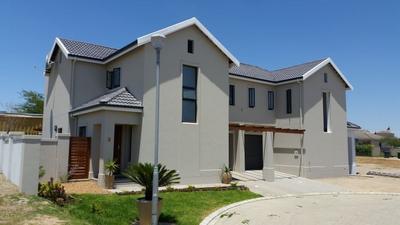 Townhouse For Rent in Graanendal, Durbanville