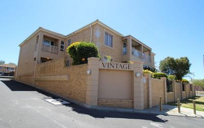 Apartment / Flat For Rent in D'Urbanvale, Cape Town