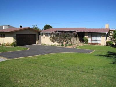 House For Sale in Oakglen, Bellville