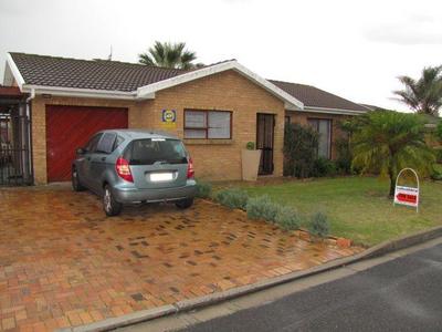 House For Sale in Oakglen, Bellville